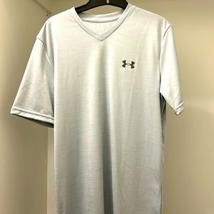 Light Gray Under Armour Mens Small Athletic Shirt